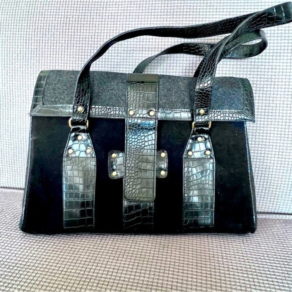 Elizabeth Arden Black Faux Leather Shoulder
Weekender/Laptop Bag Tote Purse